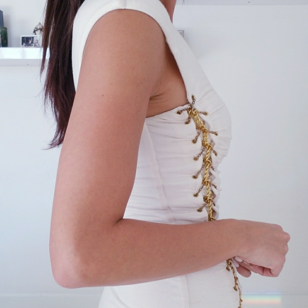 🔥HOT🔥 Sky Tight Gold Chain Detail Cream Dress - Picture 3 of 8